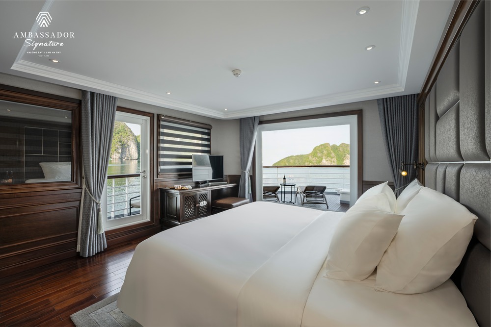 Ambassador Captain View Suite